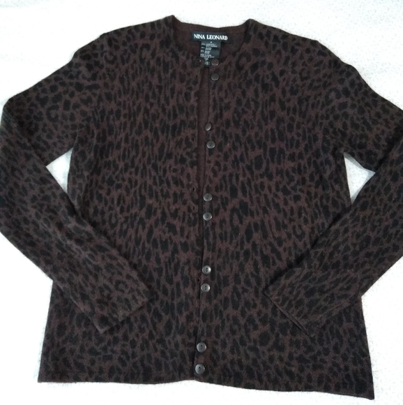 Lambs wool Cardigan Sweater - Picture 1 of 6